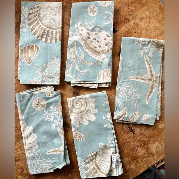 C&F Home Pattern Natural Shell Blue Reversible Cotton 
Napkin Set 20X20 Set of 5 - Picture 4 of 9